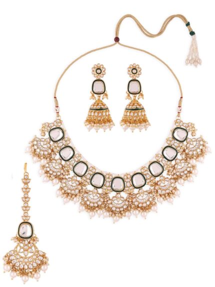 ZAVERI PEARLS Green Enamel Kundan & Pearls Bridal Necklace Earring & Maangtikka Set For Women-ZPFK16755